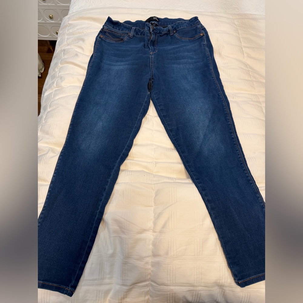 1822 Denim Women's Classic Blue Skinny Jeans